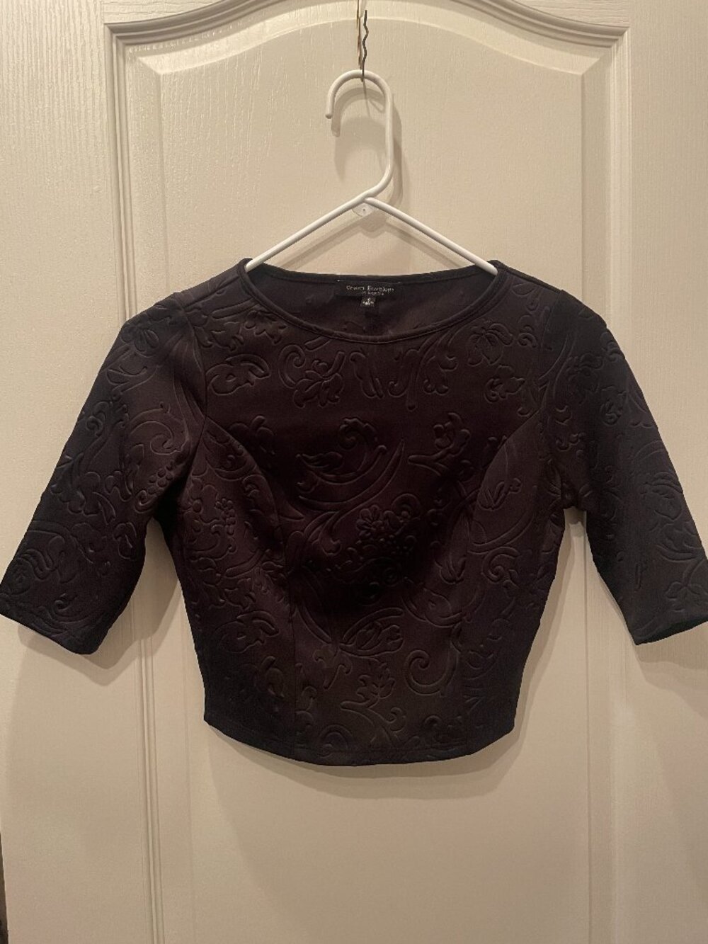 Green Envelope Los Angeles Women Black Crop Top